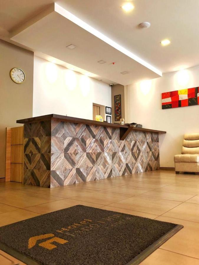 Hm Hotel Expo Inn Богота Екстериор снимка